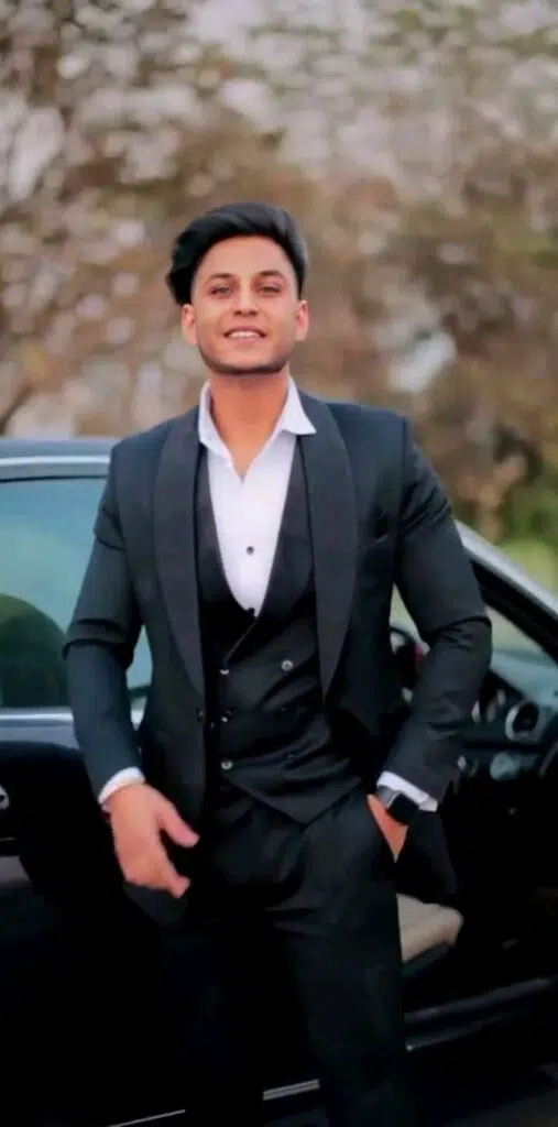 من هو كابتن هاني لطفي
